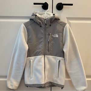 The North Face Gray and White Quilted Fleece Hoodie